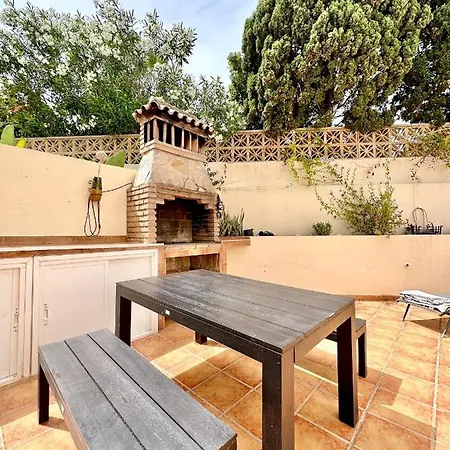El Arenal Townhouse By The With Swimming Pool - Eaw Homes Hébergement de vacances *