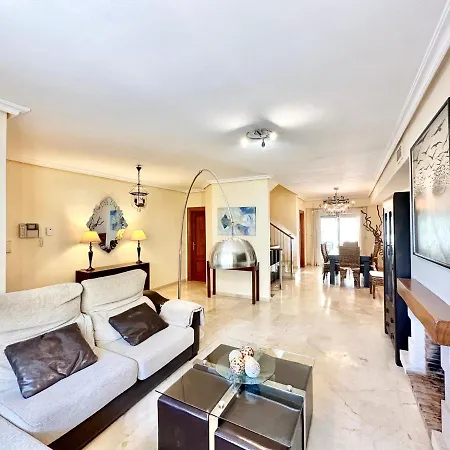 El Arenal Townhouse By The With Swimming Pool - Eaw Homes Holiday home